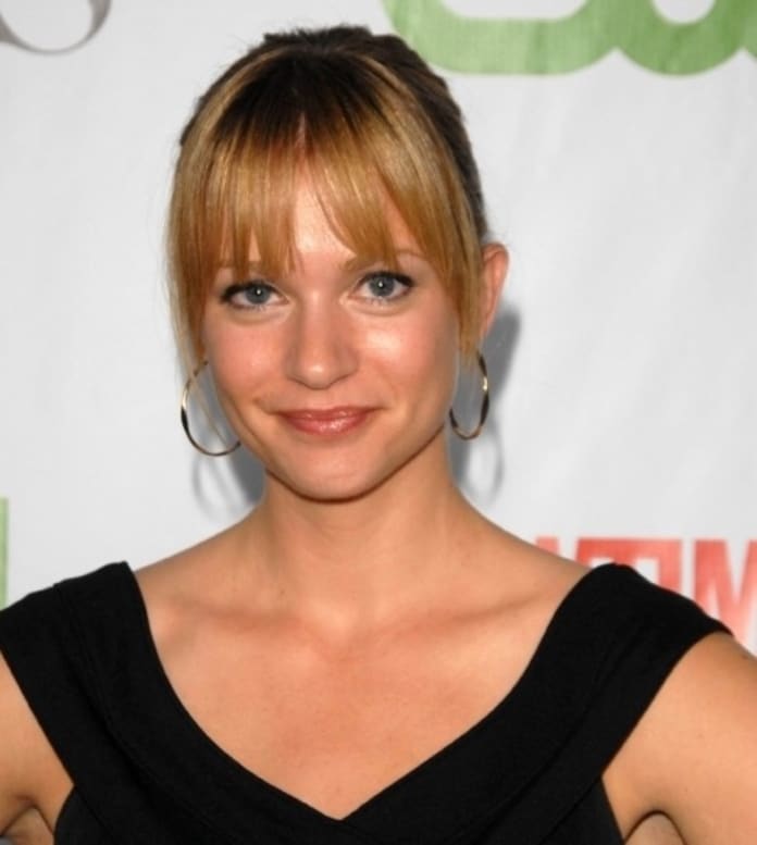 A J Cook Out Of Criminal Minds Tv Fanatic