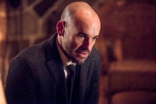 Holding On - Arrow Season 6 Episode 14