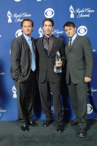 Actors Matthew Perry, David Schwimmer and Matt LaBlanc pose with their award for Favorite Television Comedy