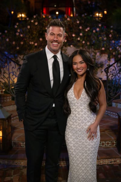 Jenn's Season - TB S21E01 - The Bachelorette