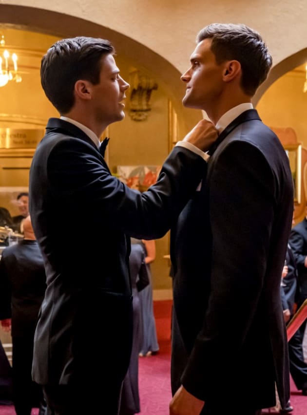 Friends Help Each Other - The Flash Season 6 Episode 6