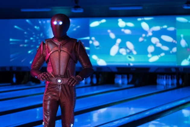 Bowling Isaac - The Orville Season 2 Episode 6
