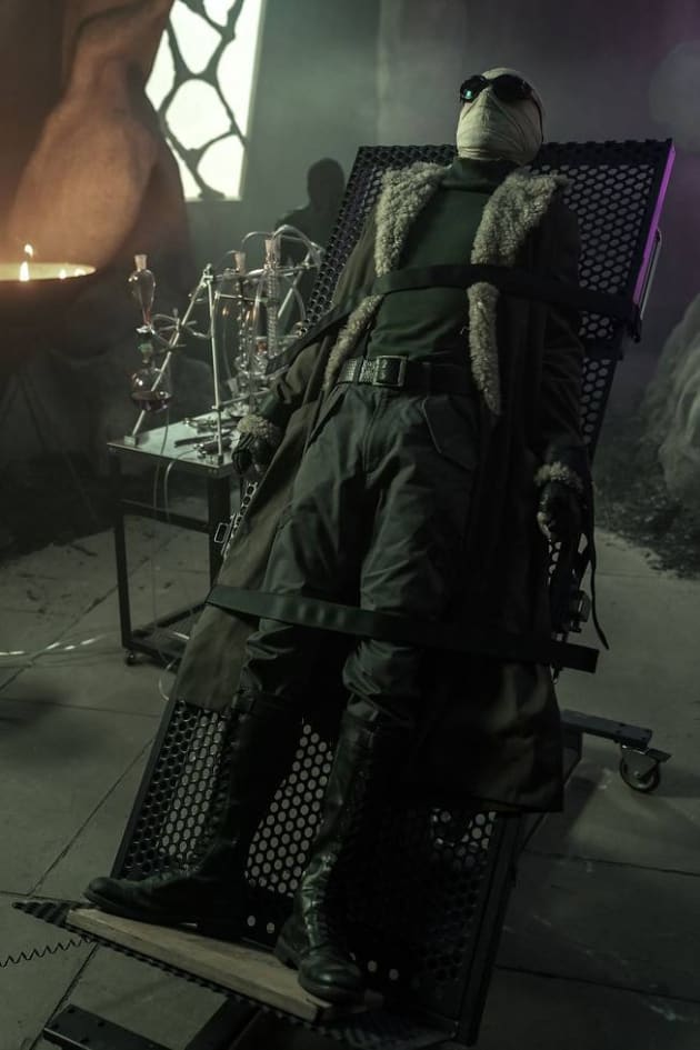 Tied Down - Doom Patrol Season 4 Episode 6
