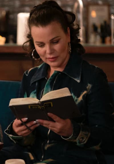 Maggie reads - Younger Season 7 Episode 4