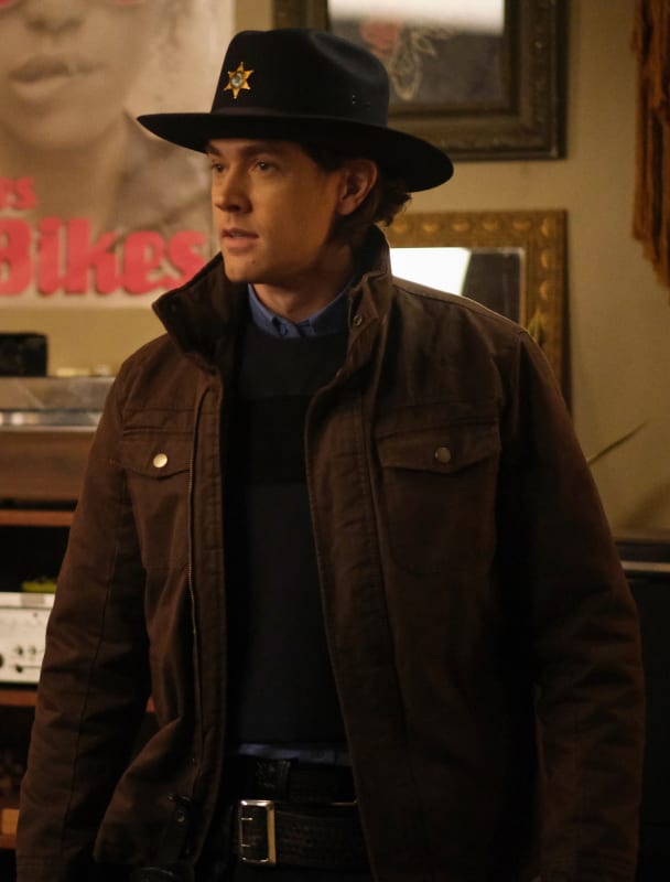 Percival Makes His Move - Riverdale Season 6 Episode 9