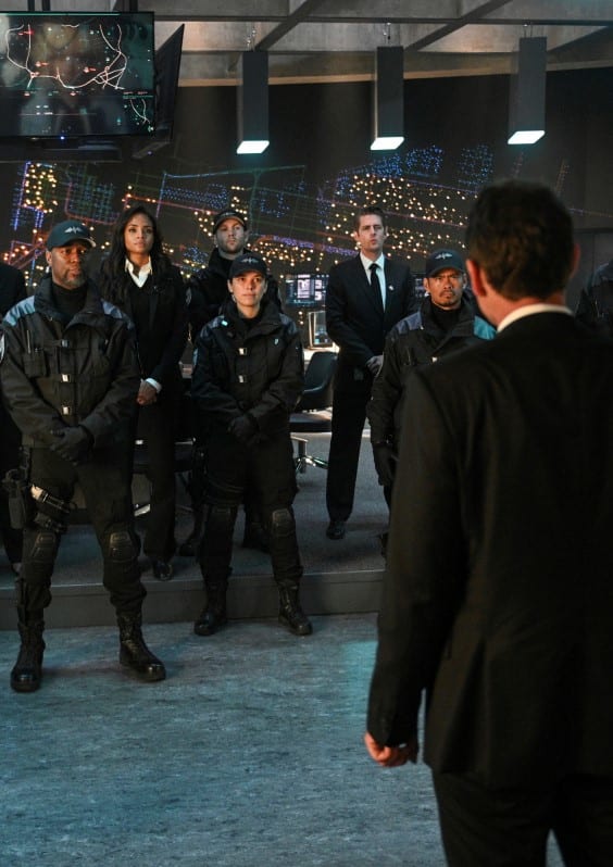 Addressing the Crows - Batwoman Season 1 Episode 2