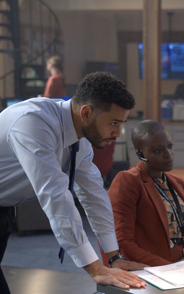 Mike and Kemi -tall - Alert: Missing Persons Unit Season 1 Episode 1