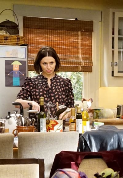 Aunt Amelia - Tall - Grey's Anatomy Season 16 Episode 1