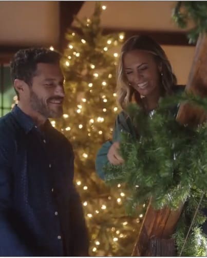 Trimming the Tree - A Welcome Home Christmas