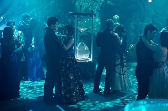 Is Everything Falling Into Place? Pretty Little Liars Season 6 Episode 9