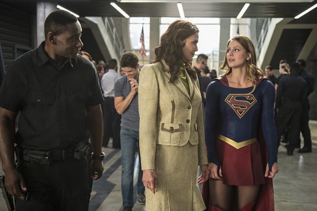 Supergirl Meets the POTUS - Supergirl Season 2 Episode 3