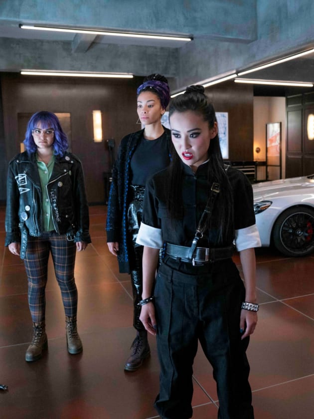 Nico and the Runaways - Marvel's Runaways Season 3 Episode 2