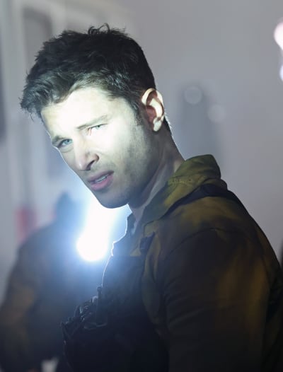 Avenger Stance - Tall - 9-1-1: Lone Star Season 2 Episode 3