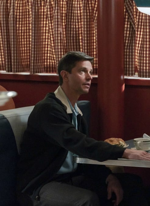 Deep in Conversation - Roswell, New Mexico Season 2 Episode 9