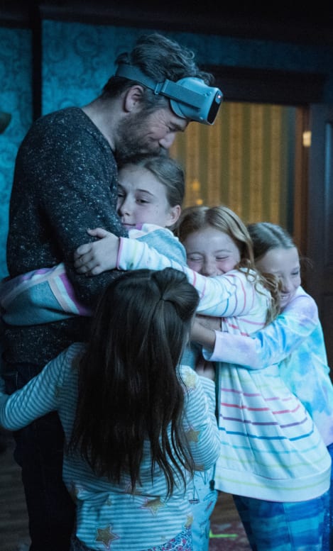 Andy and girls - EVIL Season 1 Episode 8