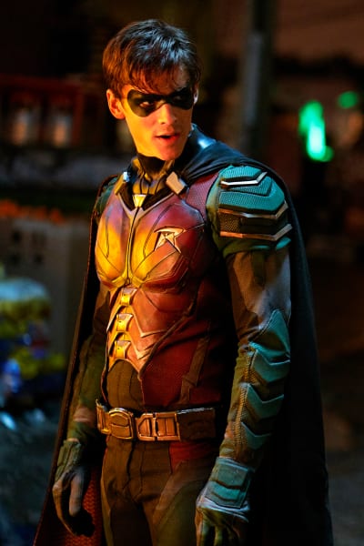 Titans Season Finale Trailer: Batman vs. Robin! - TV Fanatic