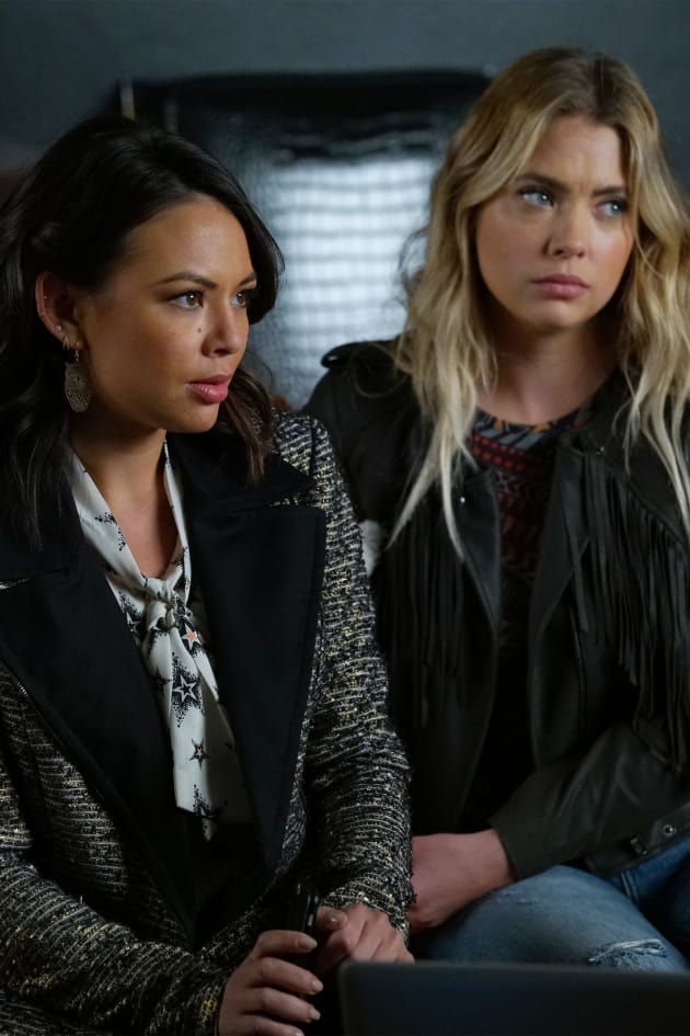 It's Bad - Pretty Little Liars Season 7 Episode 18