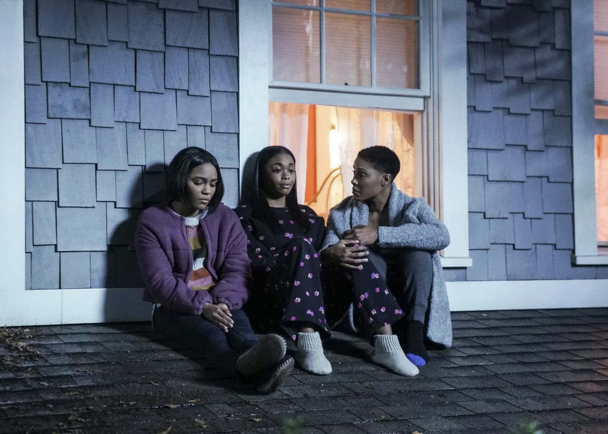 The Pierce Women - Black Lightning Season 2 Episode 12 - TV Fanatic