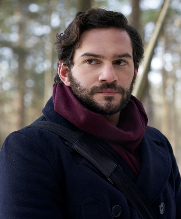 In the dark season 1 episode 1 store