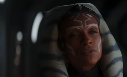  Star Wars: Ahsoka Trailer Introduces New Conflicts for Rosario Dawson's Jedi