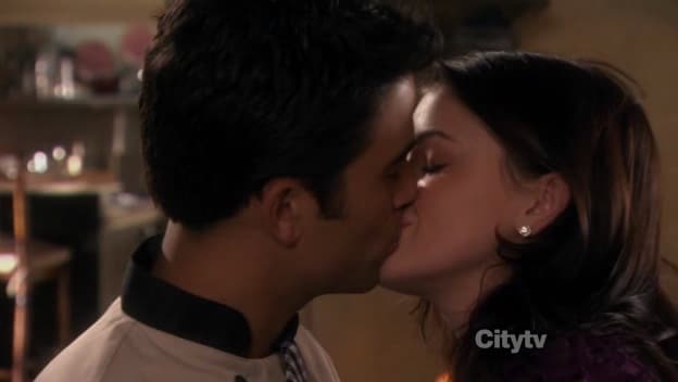 Luis and Sage Kiss