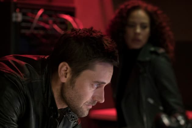 Getting In - The Blacklist: Redemption Season 1 Episode 3