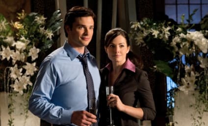 Smallville's Erica Durance to Reprise Lois Lane Role on Crisis on Infinite Earths