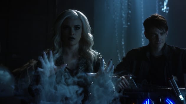 Attack The Flash Season 3 Episode 23 TV Fanatic