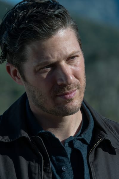 Elias Voit Outside - Criminal Minds S17E04 Kingdom of the Blind - Criminal Minds: Evolution