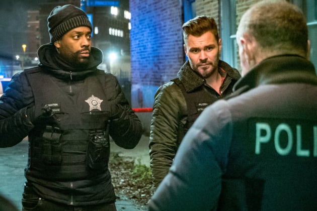 Infiltrating a Crime Ring - Chicago PD - TV Fanatic