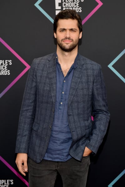 Matthew Daddario Attends People's Choice Awards