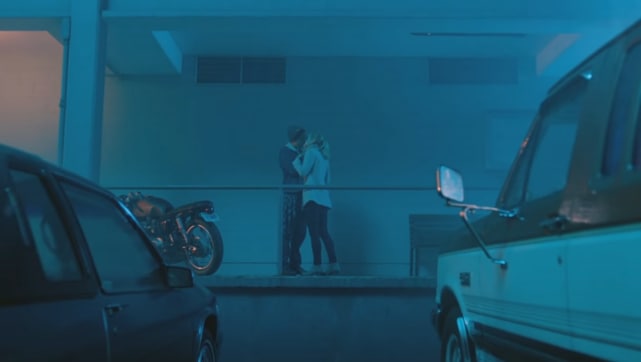 Kissing In The Rain