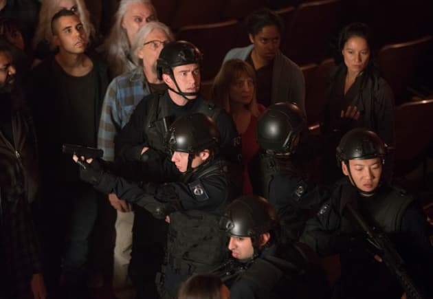Zombies vs. Zombie Soldiers - iZombie Season 4 Episode 4