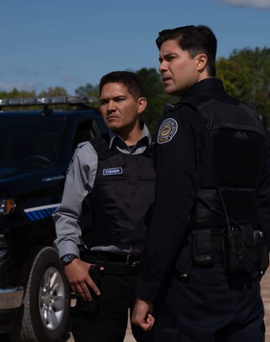 Beckbie and Fisher See Mercer and Friends - Burden of Truth Season 3 Episode 4