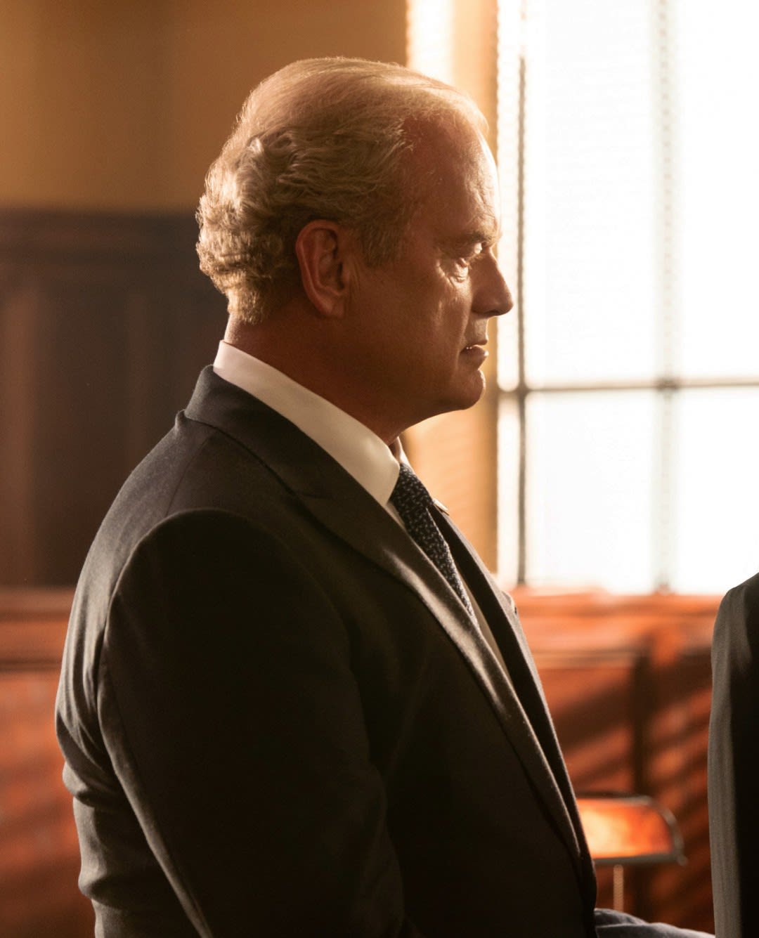 Kelsey Grammer As Gore Bellows - Proven Innocent Season 1 Episode 1 - Tv  Fanatic