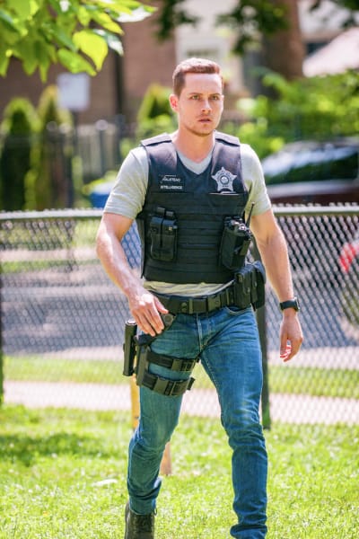 Coming Through - Chicago PD Season 7 Episode 2