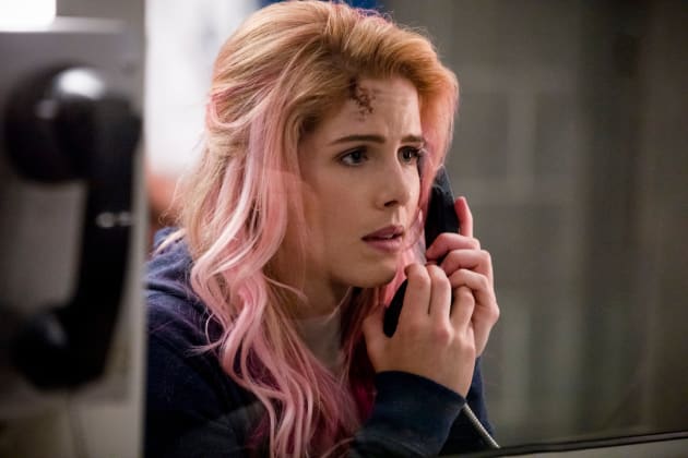 Arrow Season Premiere Photos Reveal a New Look for Felicity TV