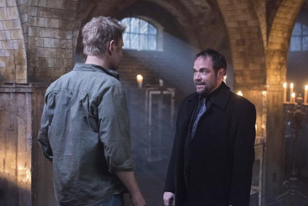 Crowley chats with Lucifer - Supernatural Season 12 Episode 15