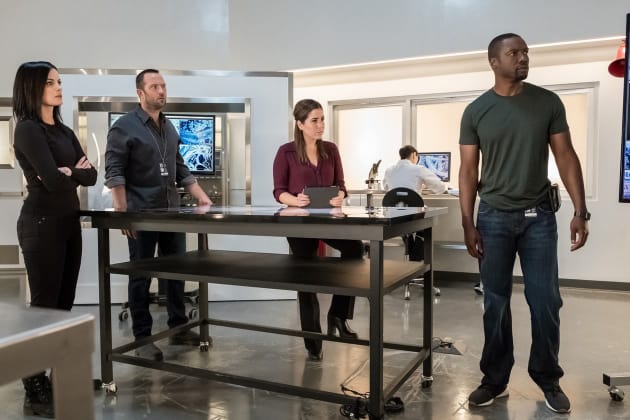 The Team Gathers - Blindspot Season 3 Episode 3