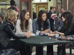 Pretty Little Liars at School