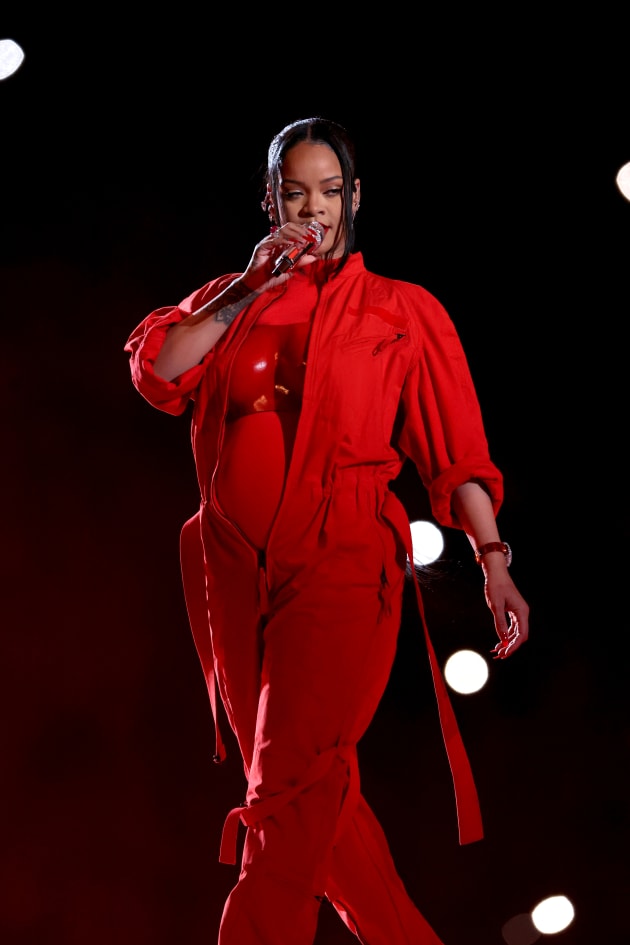 Rihanna Performs Super Bowl 57 Halftime Show Watch The Full Performance Tv Fanatic