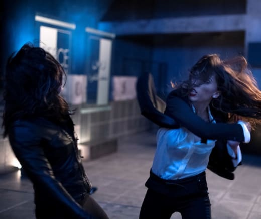 Girl Fight - Blood & Treasure Season 1 Episode 13