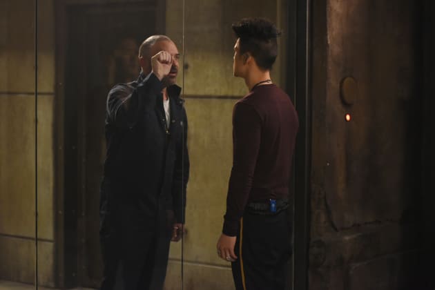 My Enemy, Myself - Shadowhunters Season 2 Episode 12