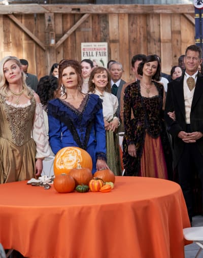 Halloween Fun on Good Witch Season 6 Episode 0