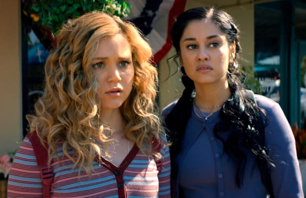 Stargirl Season 2 Episode 1 Review Summer School Chapter One