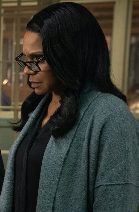 Liz visit - The Good Fight Season 4 Episode 7