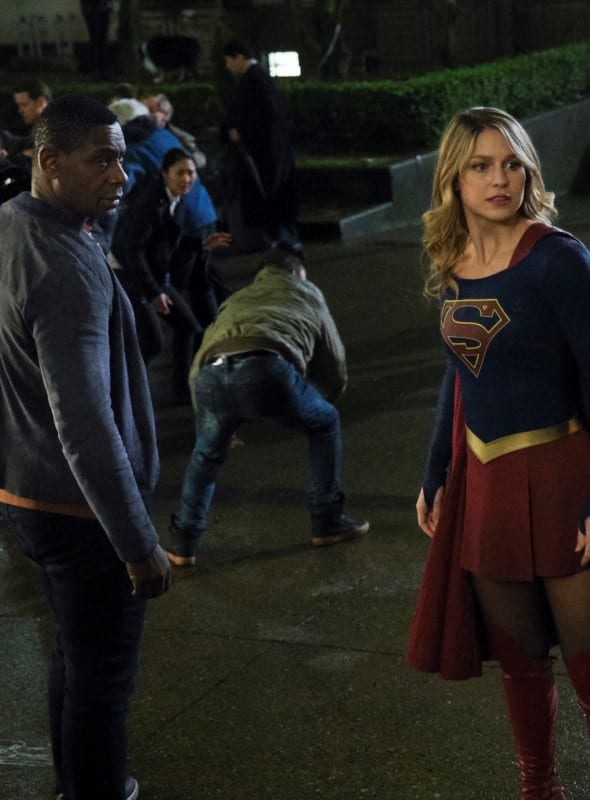 Supergirl Season 4 Episode 14 Review: Stand and Deliver ...