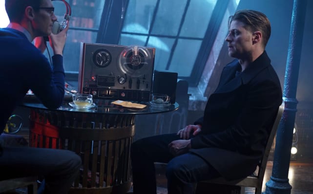 A helping hand gotham season 2 episode 17