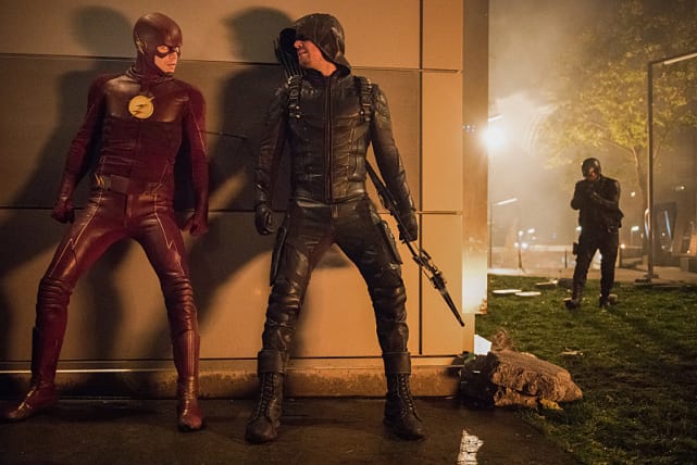 Flash and Arrow - The Flash Season 3 Episode 8