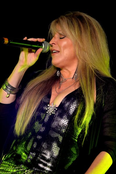 Janet Gardner Sings